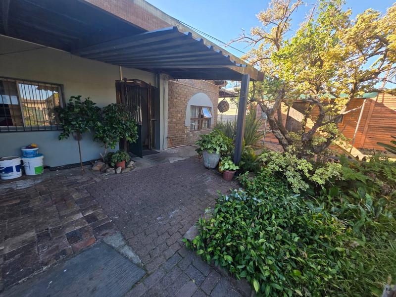 13 Bedroom Property for Sale in Klipkop Western Cape